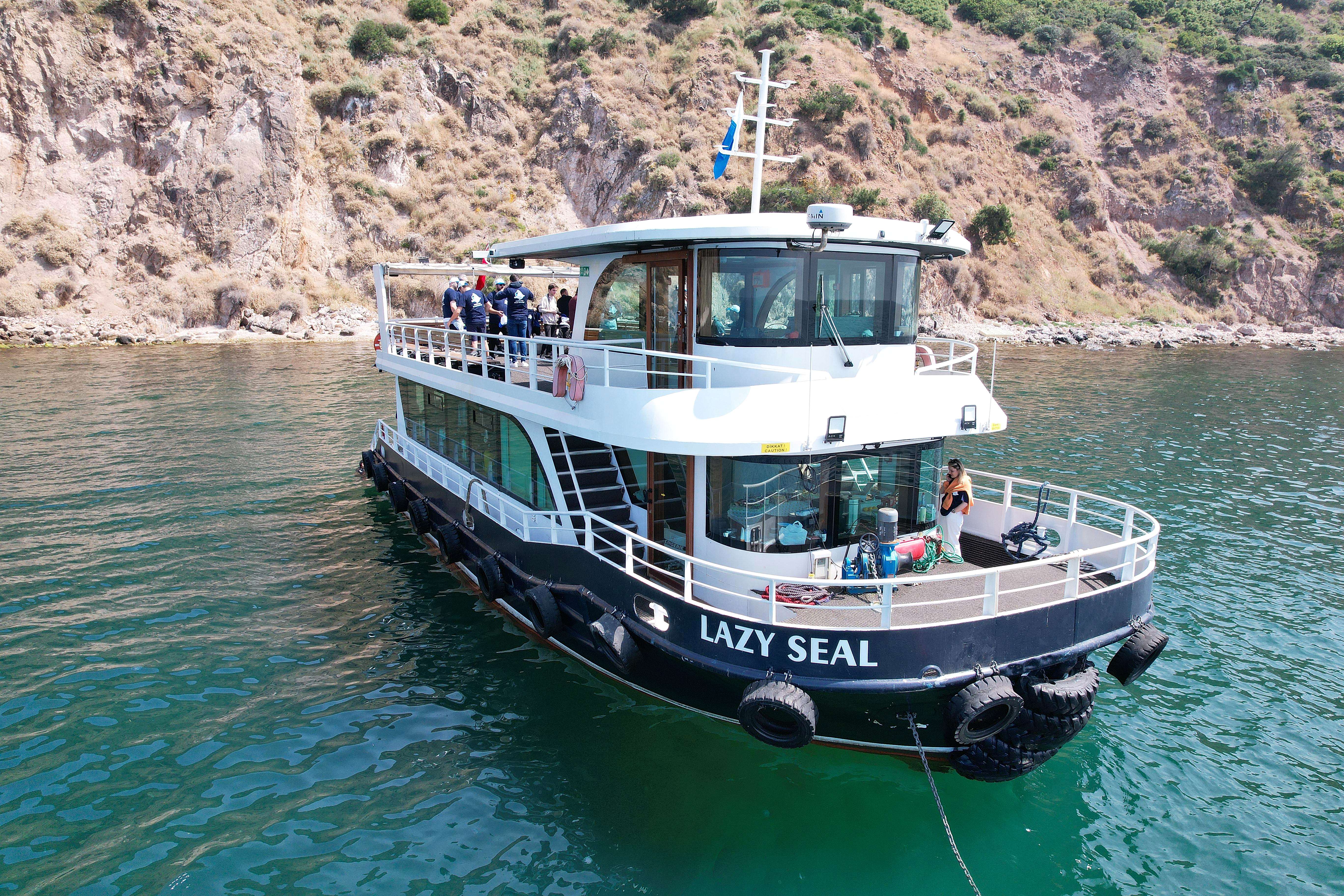 Lazy Seal Diving profesyonel, kaliteli ve kişiselleştirilmiş eğitim sunmayı ilke edinmiş bir tüplü dalış (scuba) merkezidir. İstanbul tüplü dalış eğitimi merkezi